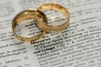 Ihr Notar Michael Danzeglocke unterstützt Sie beim Abschluss von Eheverträgen und Schei­dungs­folgen­­verein­­barungen.